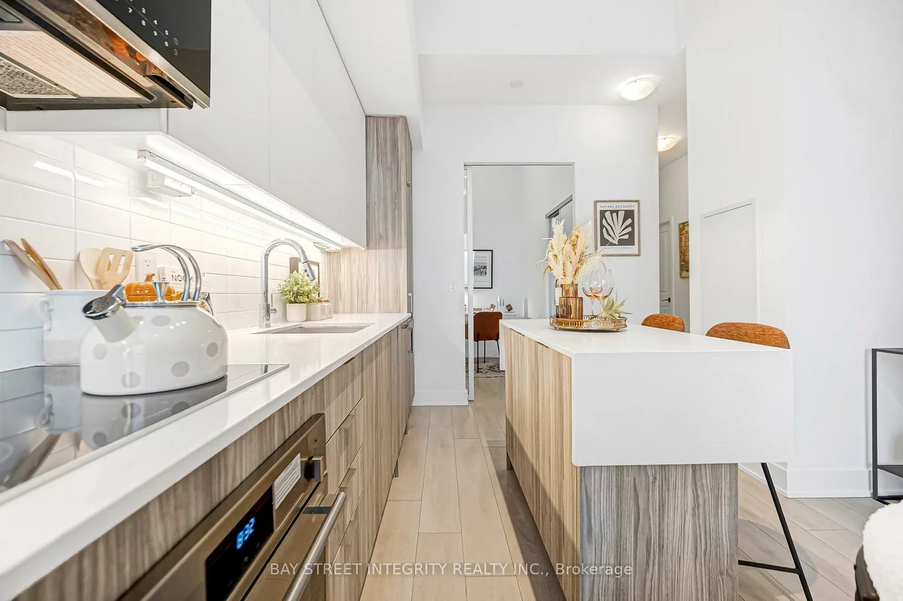 2485, Taunton, 1015 - RO River Oaks, Oakville