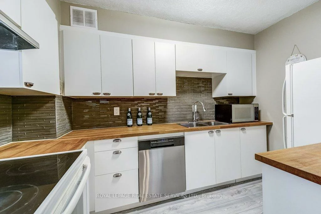 212, Kerr, 1002 - CO Central, Oakville