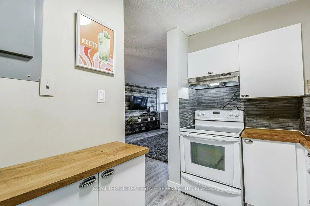 212, Kerr, 1002 - CO Central, Oakville