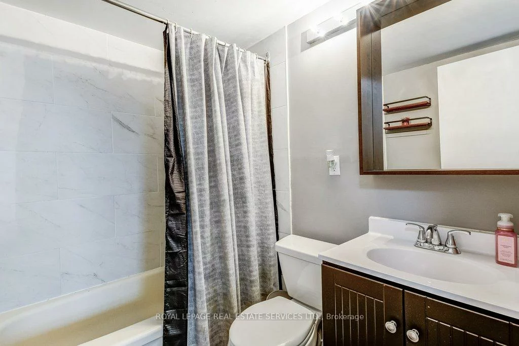 212, Kerr, 1002 - CO Central, Oakville