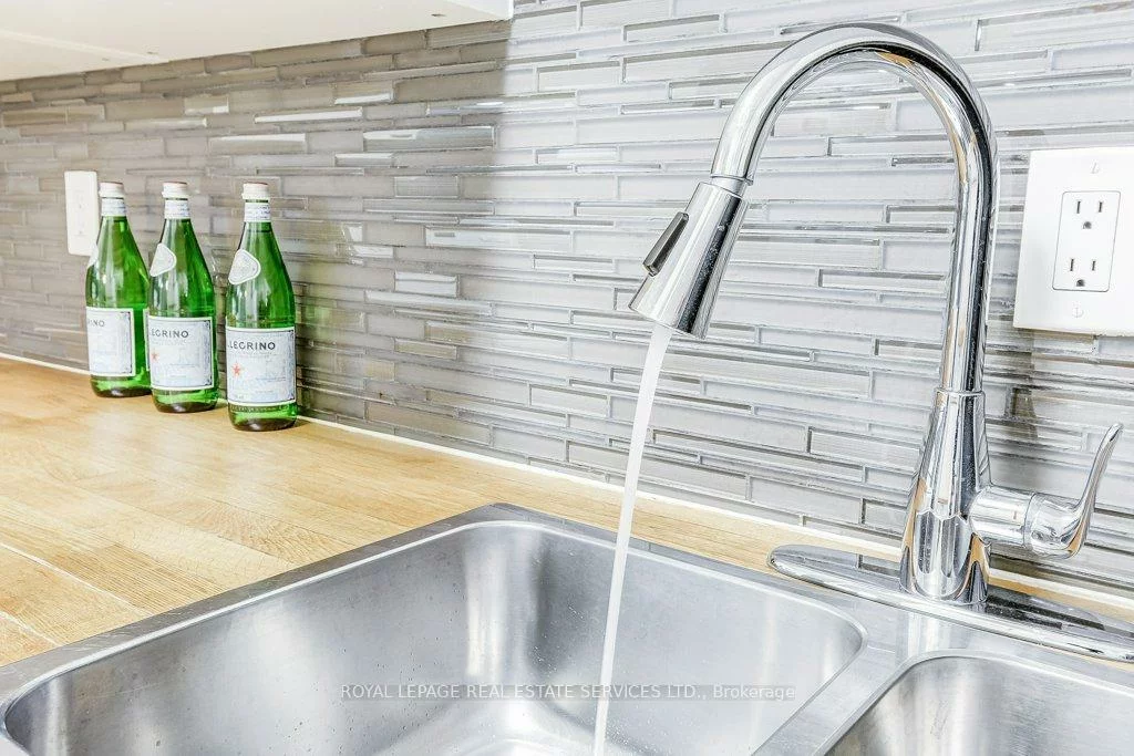 212, Kerr, 1002 - CO Central, Oakville