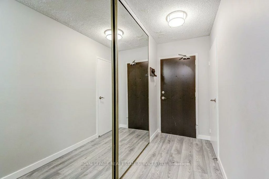 212, Kerr, 1002 - CO Central, Oakville