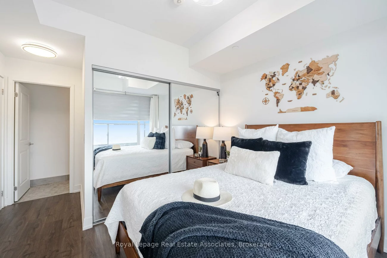 297, Oak Walk, 1015 - RO River Oaks, Oakville