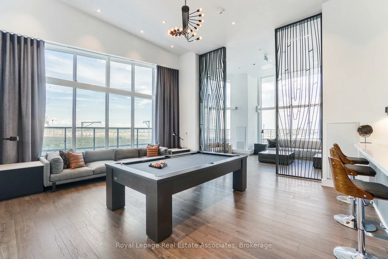 297, Oak Walk, 1015 - RO River Oaks, Oakville