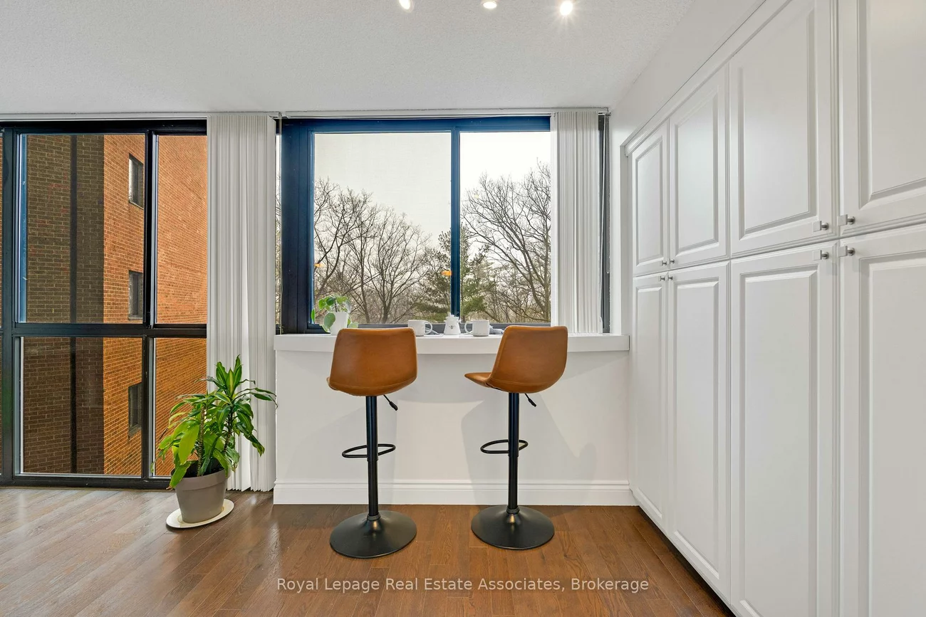 1240, Marlborough, 1003 - CP College Park, Oakville