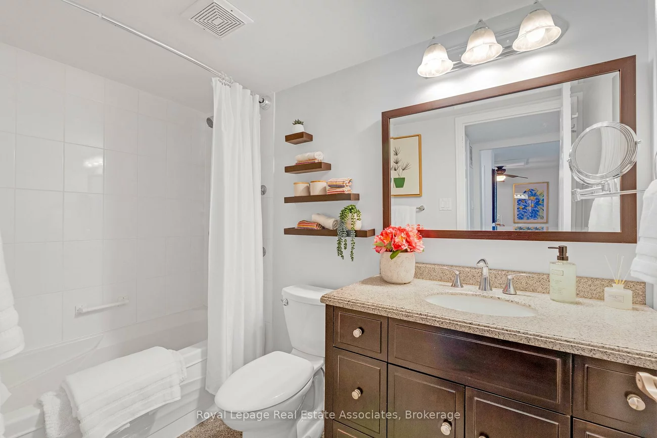 1240, Marlborough, 1003 - CP College Park, Oakville