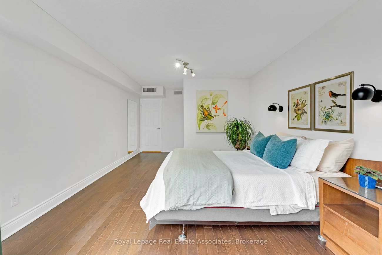 1240, Marlborough, 1003 - CP College Park, Oakville