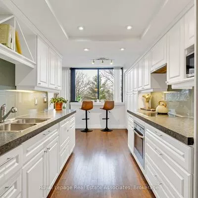 1240, Marlborough, 1003 - CP College Park, Oakville