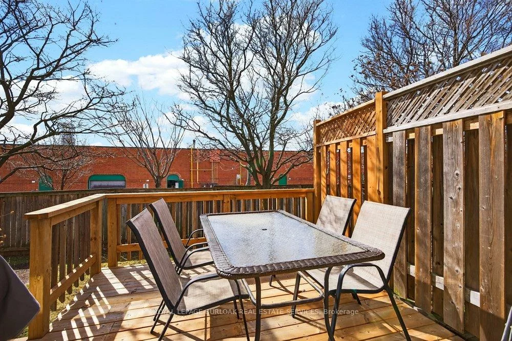 2004, Glenada, 1018 - WC Wedgewood Creek, Oakville