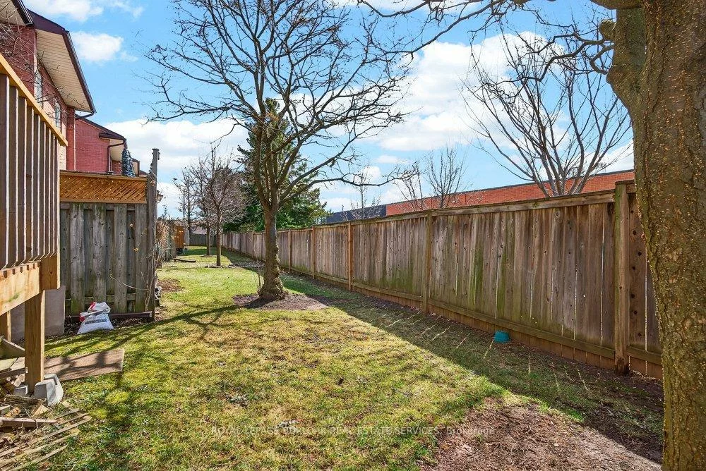 2004, Glenada, 1018 - WC Wedgewood Creek, Oakville