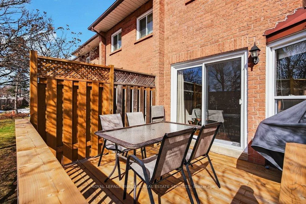 2004, Glenada, 1018 - WC Wedgewood Creek, Oakville