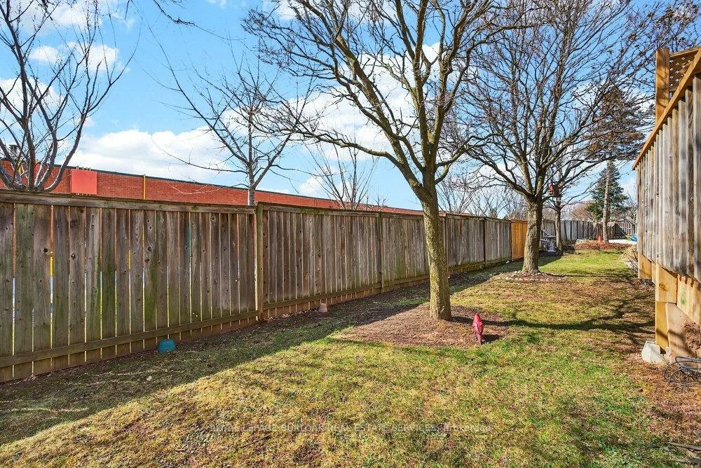 2004, Glenada, 1018 - WC Wedgewood Creek, Oakville