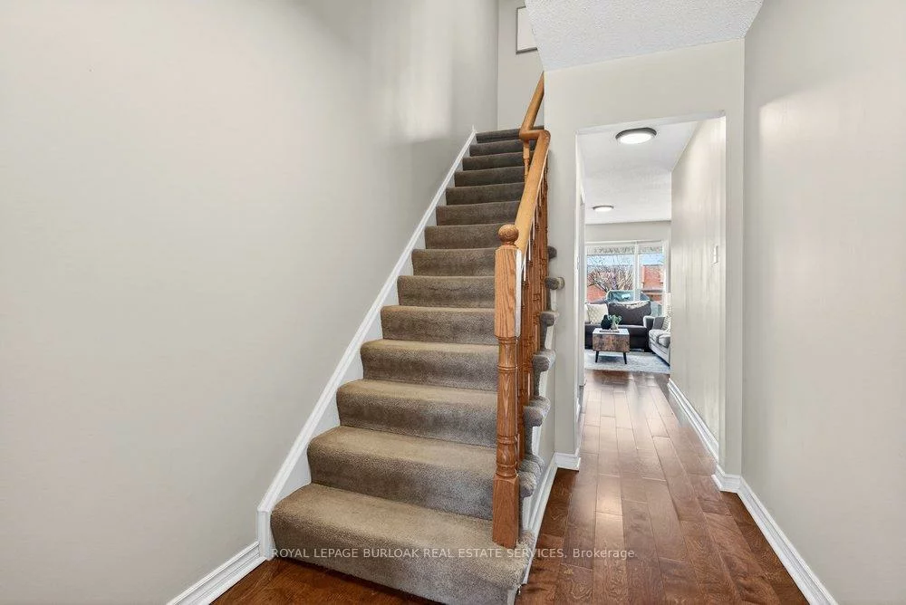 2004, Glenada, 1018 - WC Wedgewood Creek, Oakville