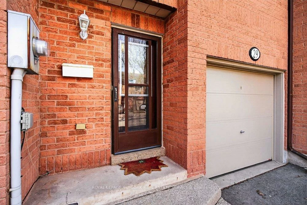 2004, Glenada, 1018 - WC Wedgewood Creek, Oakville