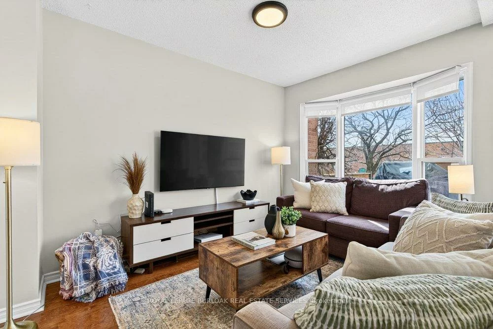 2004, Glenada, 1018 - WC Wedgewood Creek, Oakville