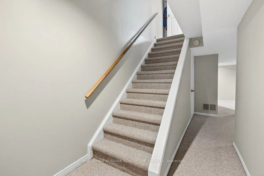 2004, Glenada, 1018 - WC Wedgewood Creek, Oakville