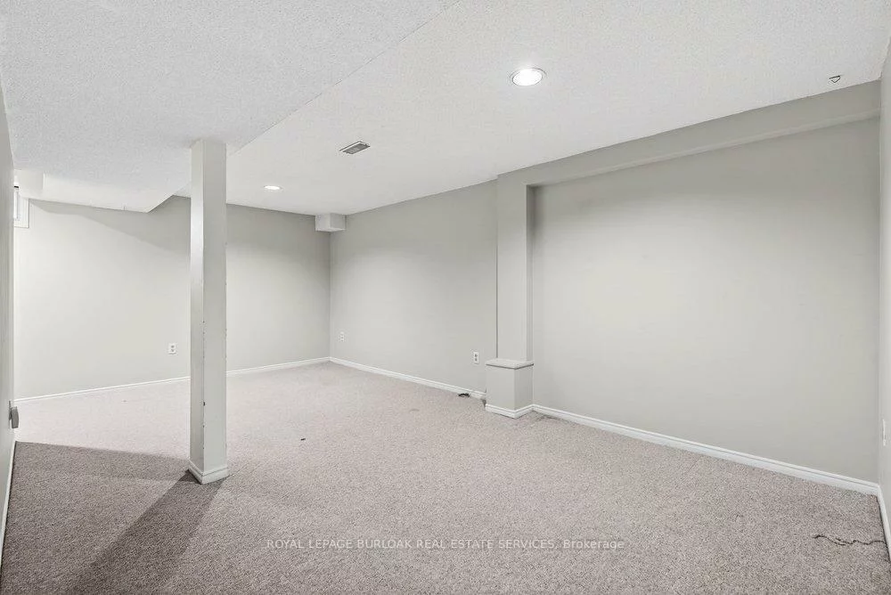 2004, Glenada, 1018 - WC Wedgewood Creek, Oakville