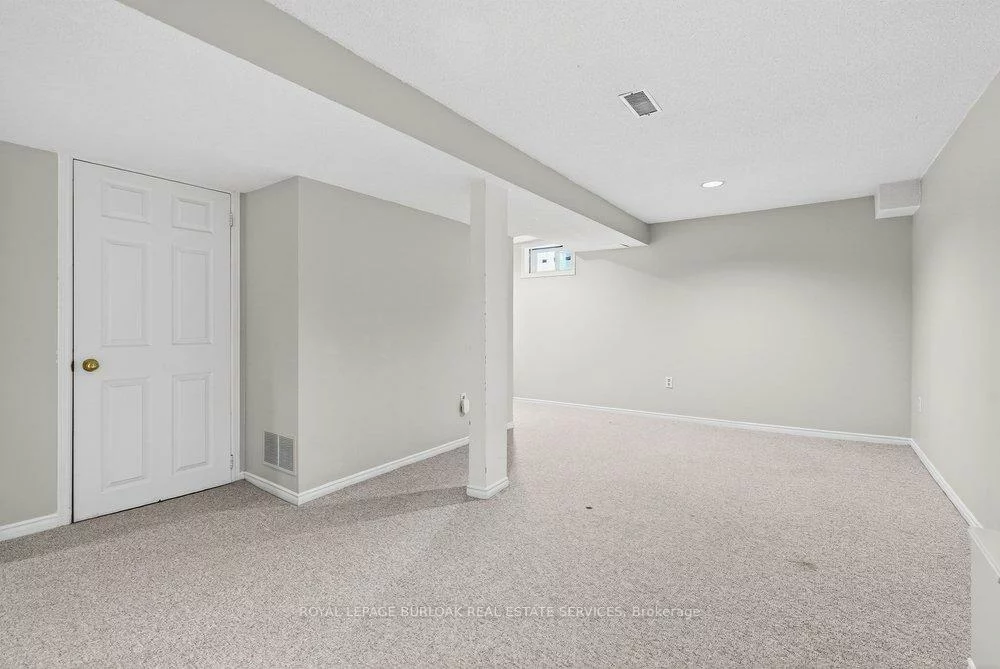 2004, Glenada, 1018 - WC Wedgewood Creek, Oakville