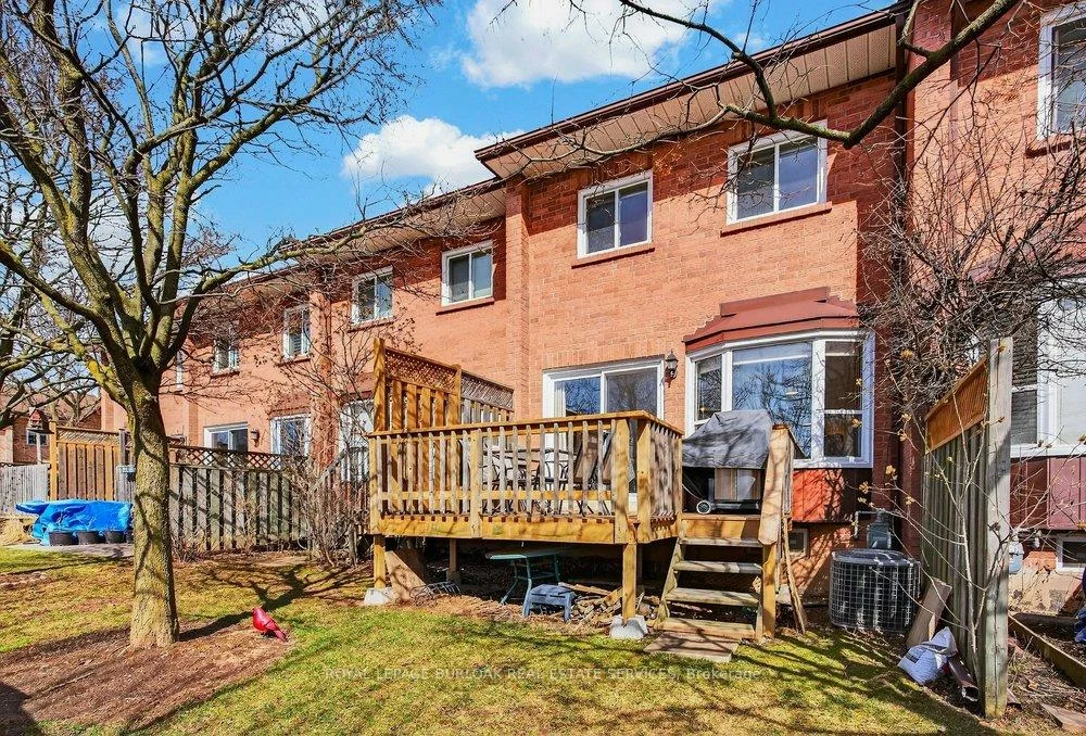 2004, Glenada, 1018 - WC Wedgewood Creek, Oakville