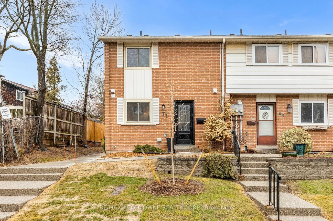 71, Sarah, 1001 - BR Bronte, Oakville