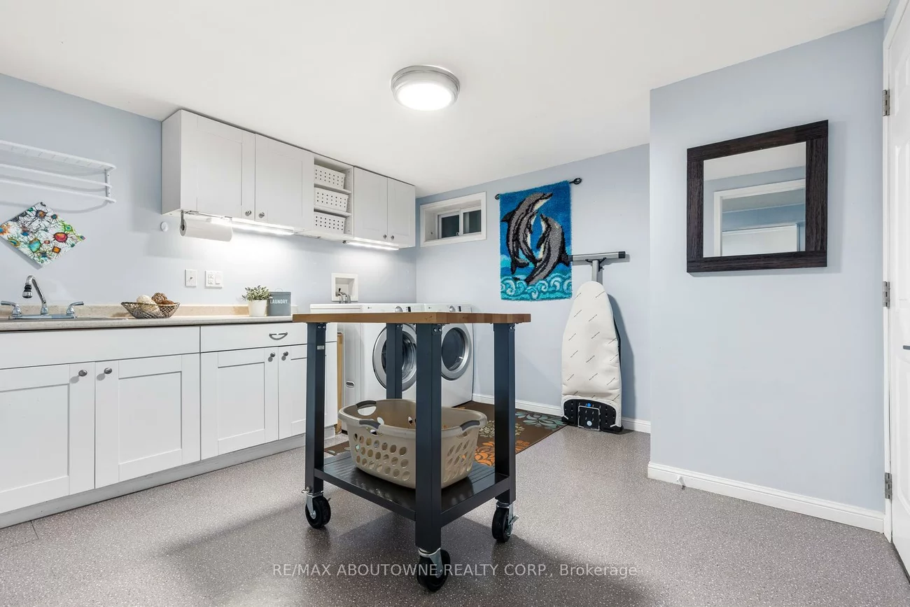 71, Sarah, 1001 - BR Bronte, Oakville