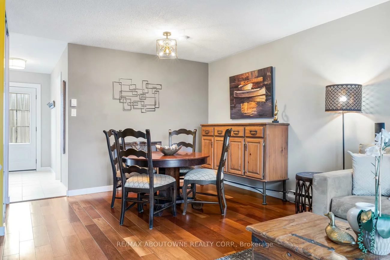 71, Sarah, 1001 - BR Bronte, Oakville