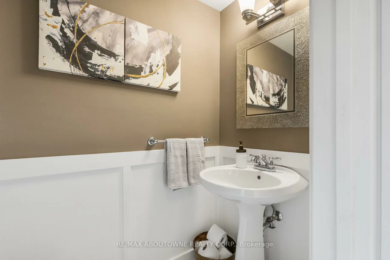 71, Sarah, 1001 - BR Bronte, Oakville