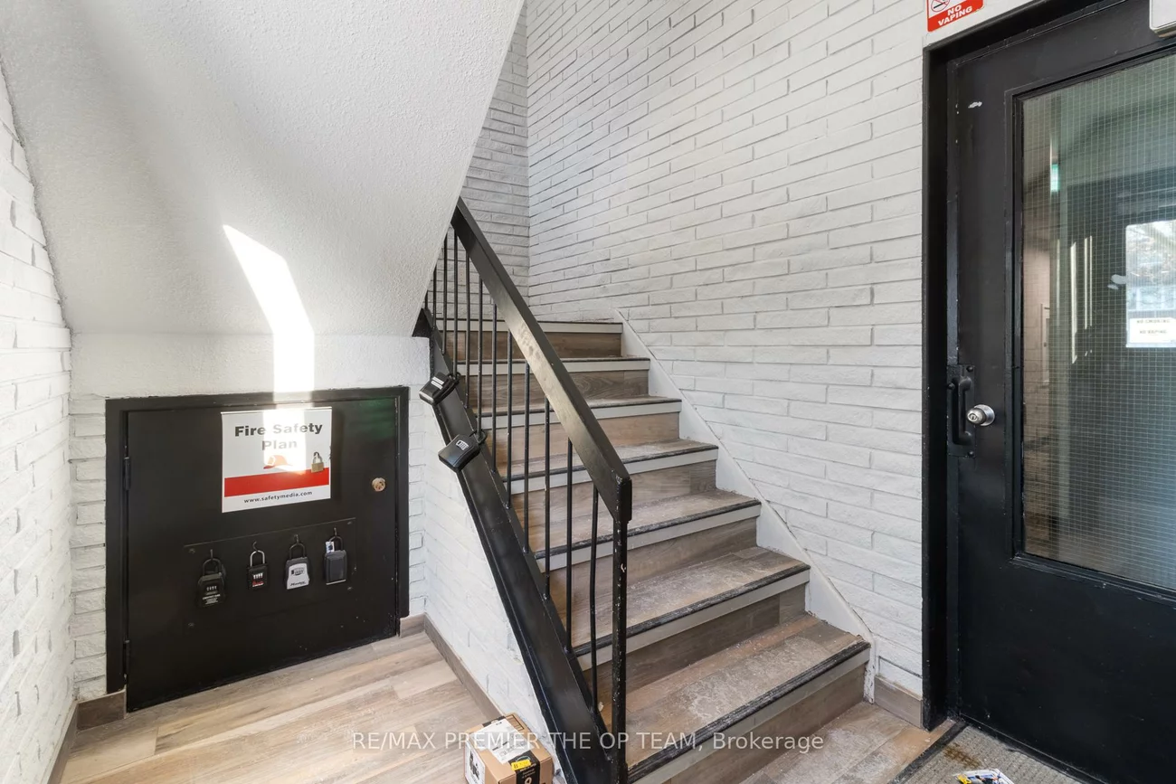 1016, Falgarwood, 1005 - FA Falgarwood, Oakville