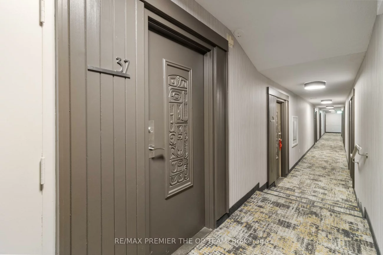 1016, Falgarwood, 1005 - FA Falgarwood, Oakville