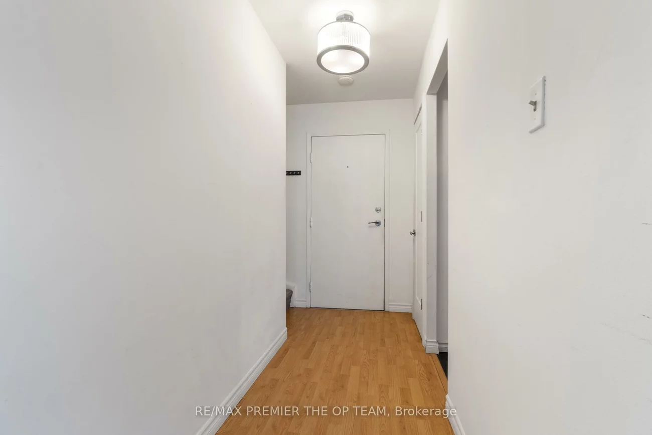 1016, Falgarwood, 1005 - FA Falgarwood, Oakville