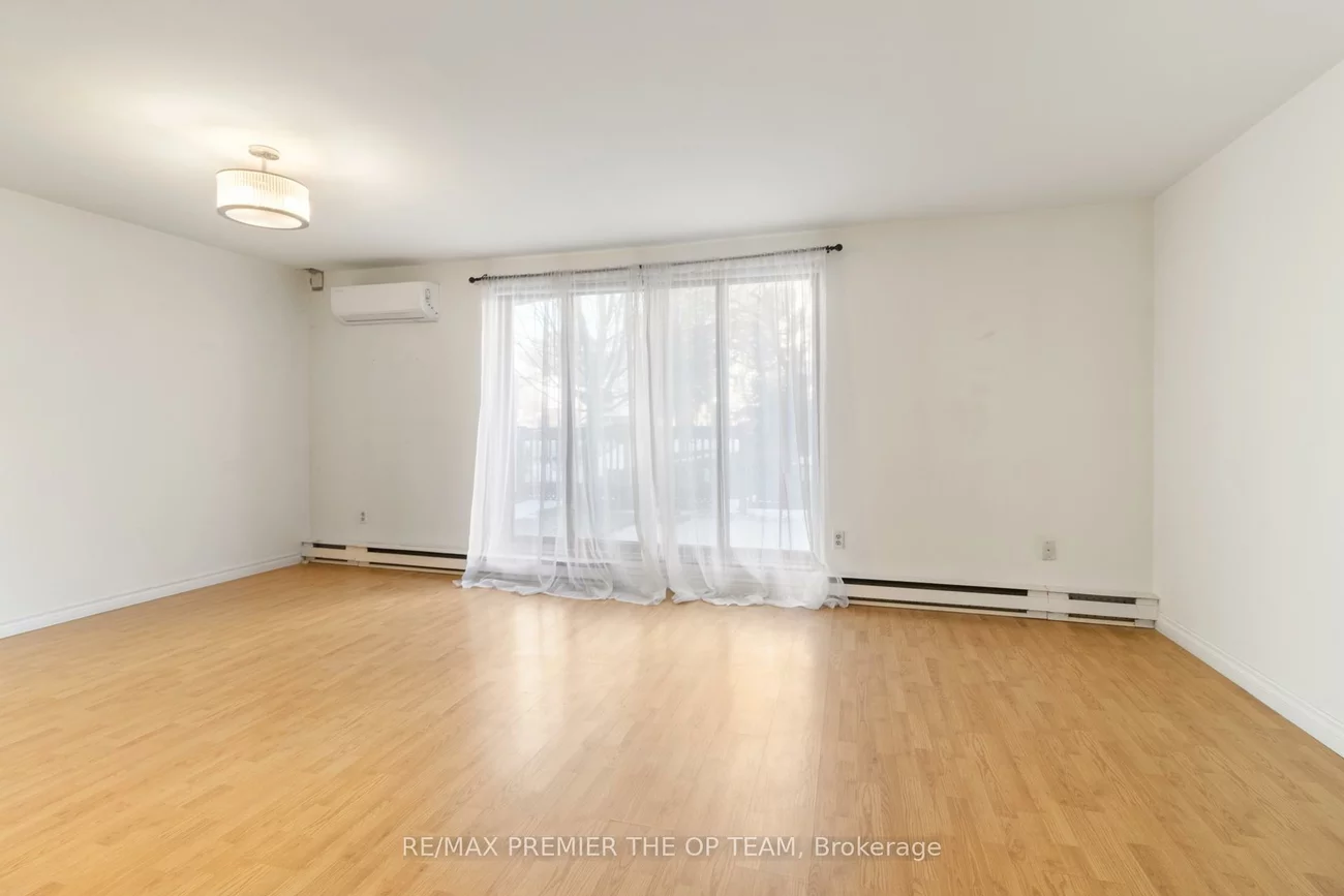 1016, Falgarwood, 1005 - FA Falgarwood, Oakville