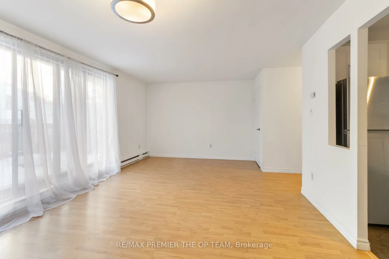 1016, Falgarwood, 1005 - FA Falgarwood, Oakville