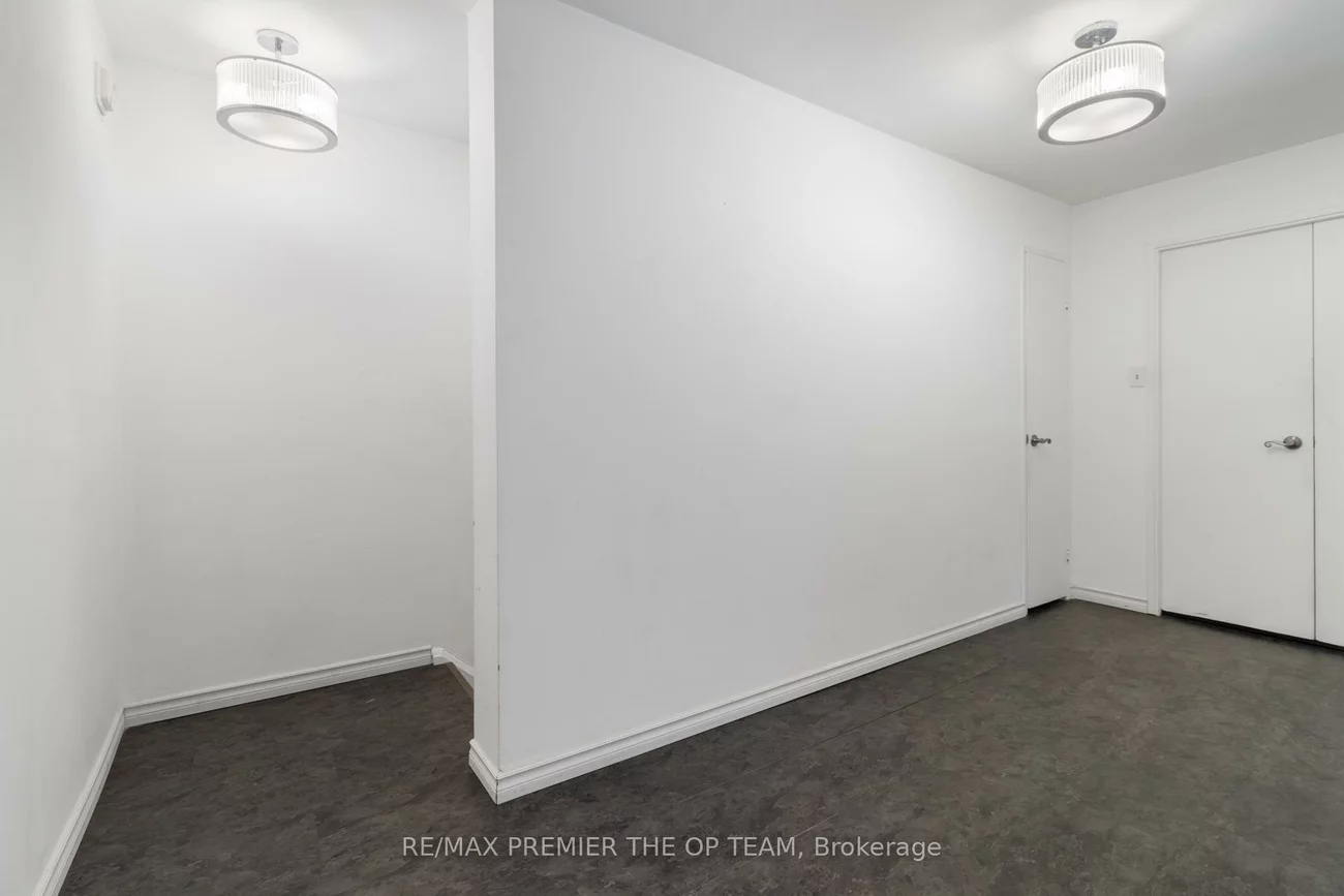 1016, Falgarwood, 1005 - FA Falgarwood, Oakville