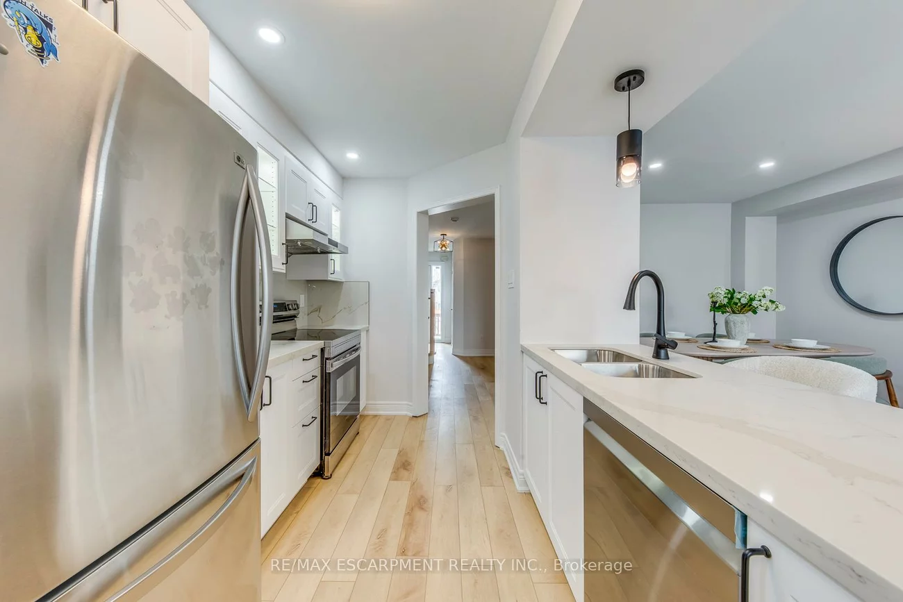 2350, Grand Ravine, 1015 - RO River Oaks, Oakville