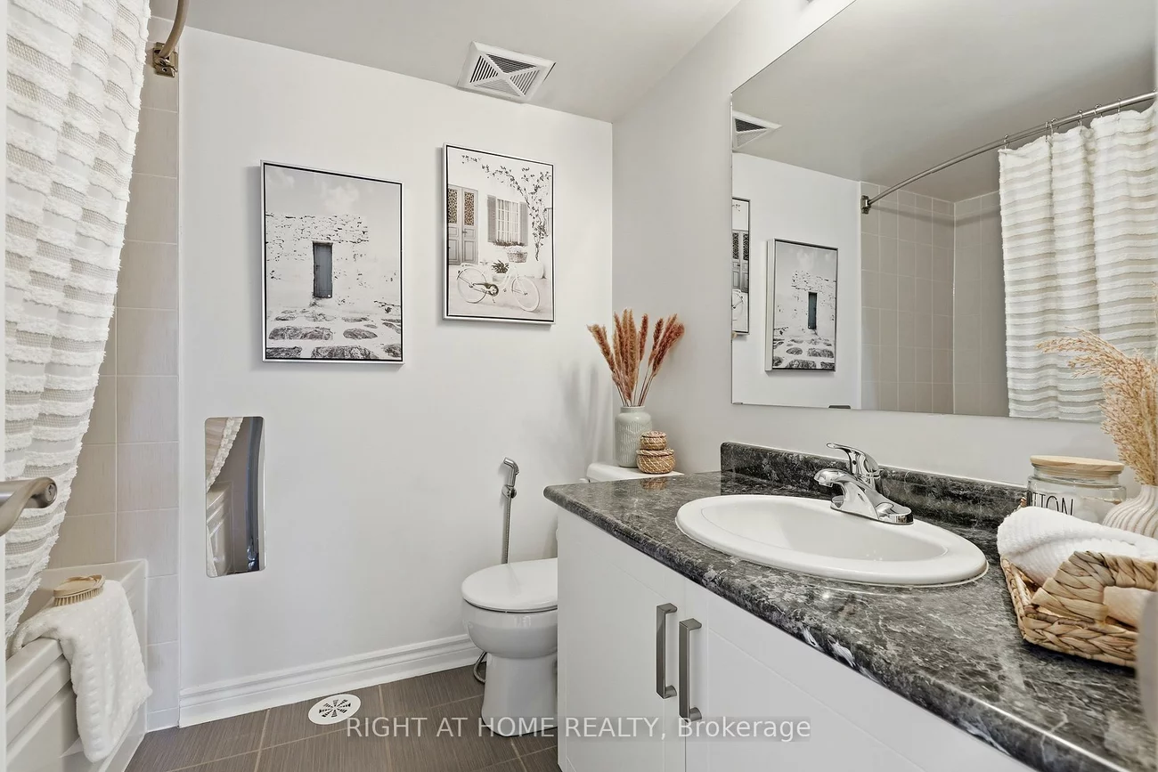 2420, Baronwood, 1019 - WM Westmount, Oakville