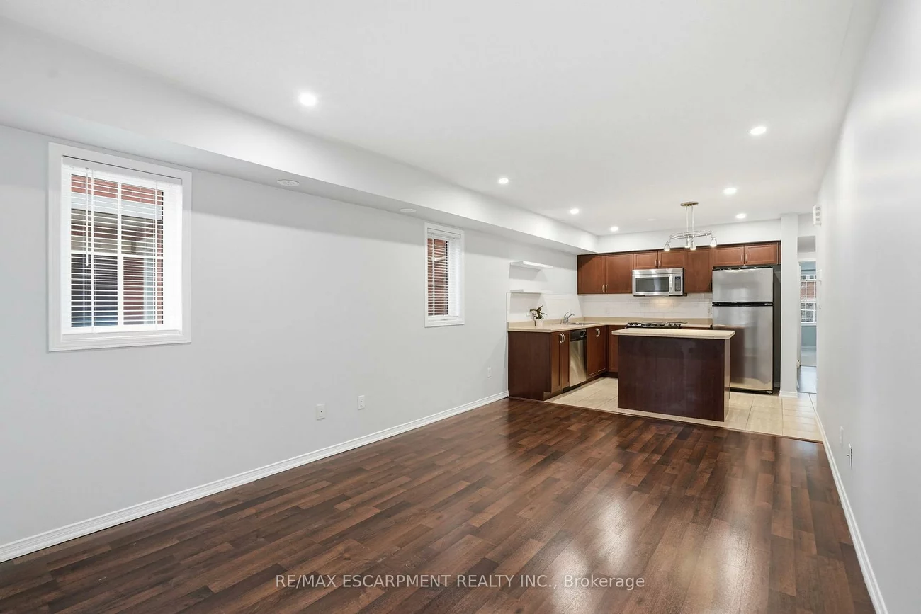 2464, Post, 1015 - RO River Oaks, Oakville