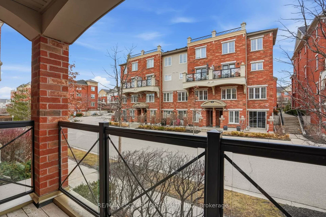 2464, Post, 1015 - RO River Oaks, Oakville