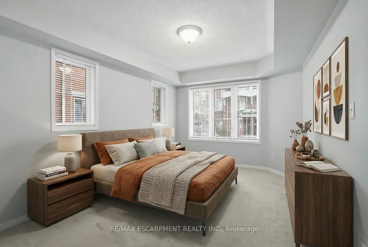 2464, Post, 1015 - RO River Oaks, Oakville