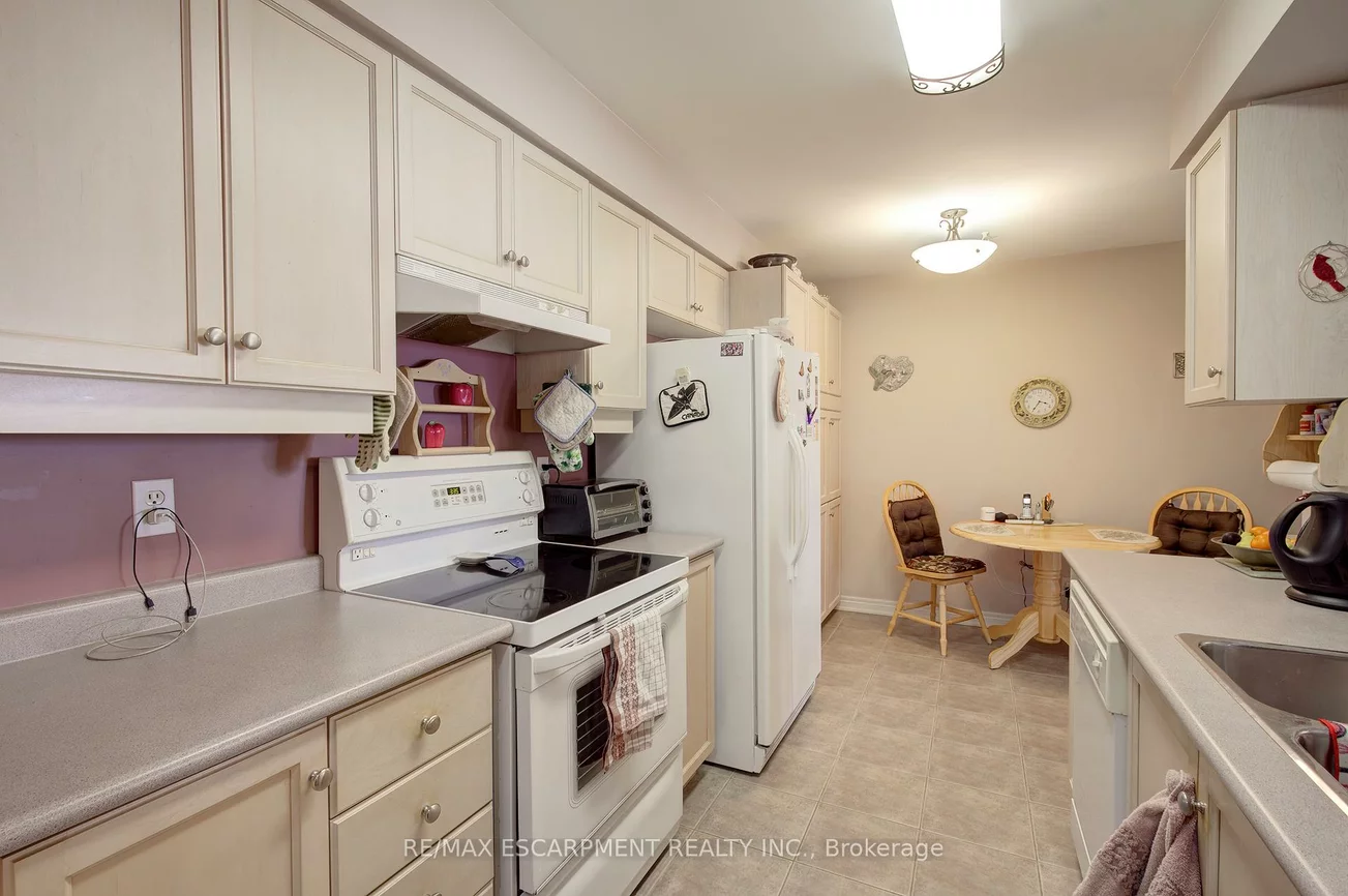 50, Old Mill, 1013 - OO Old Oakville, Oakville