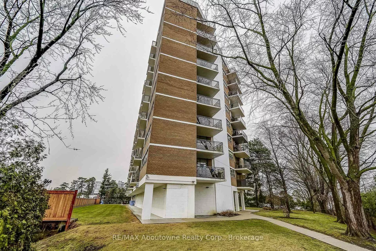 212, Kerr, 1002 - CO Central, Oakville