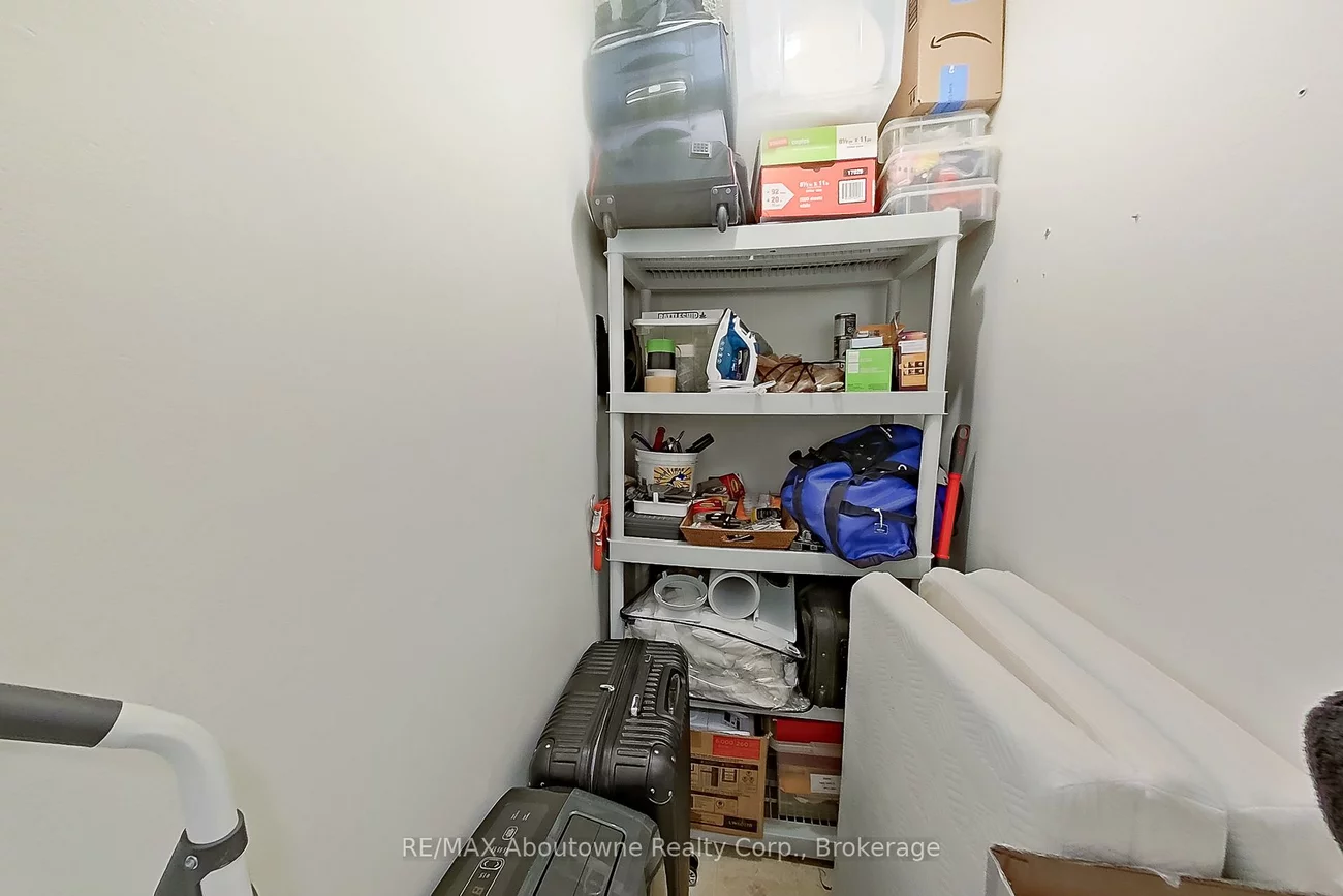 212, Kerr, 1002 - CO Central, Oakville