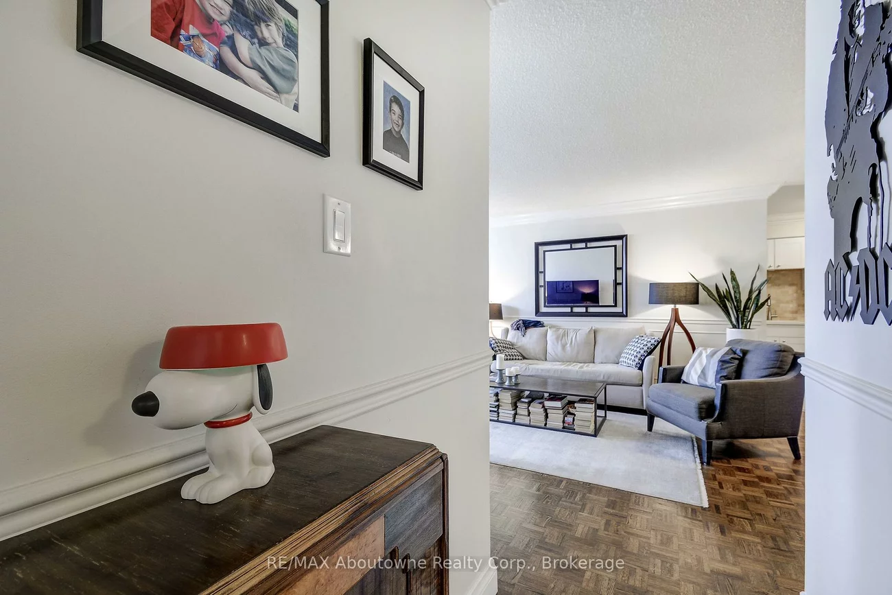 212, Kerr, 1002 - CO Central, Oakville