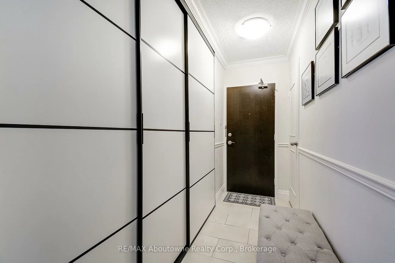212, Kerr, 1002 - CO Central, Oakville