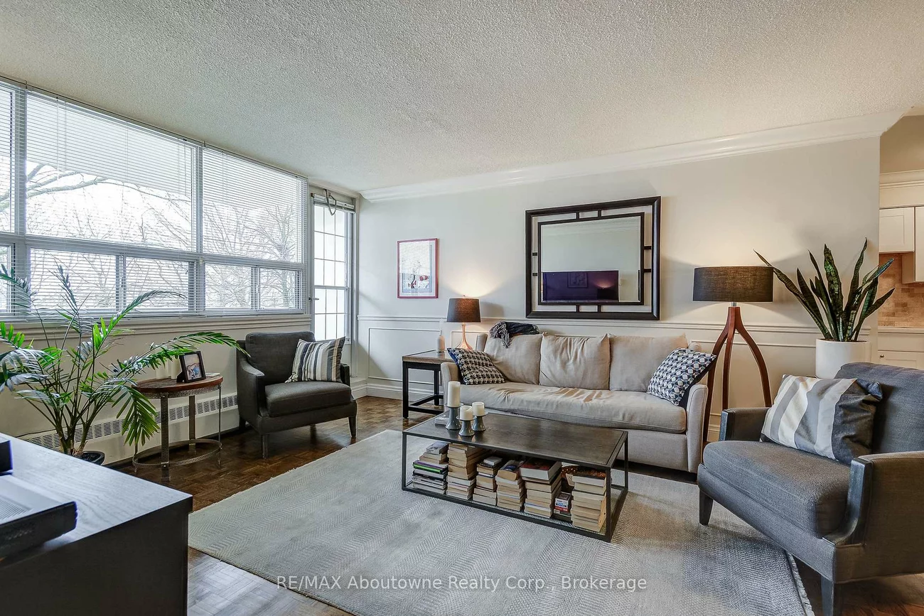 212, Kerr, 1002 - CO Central, Oakville