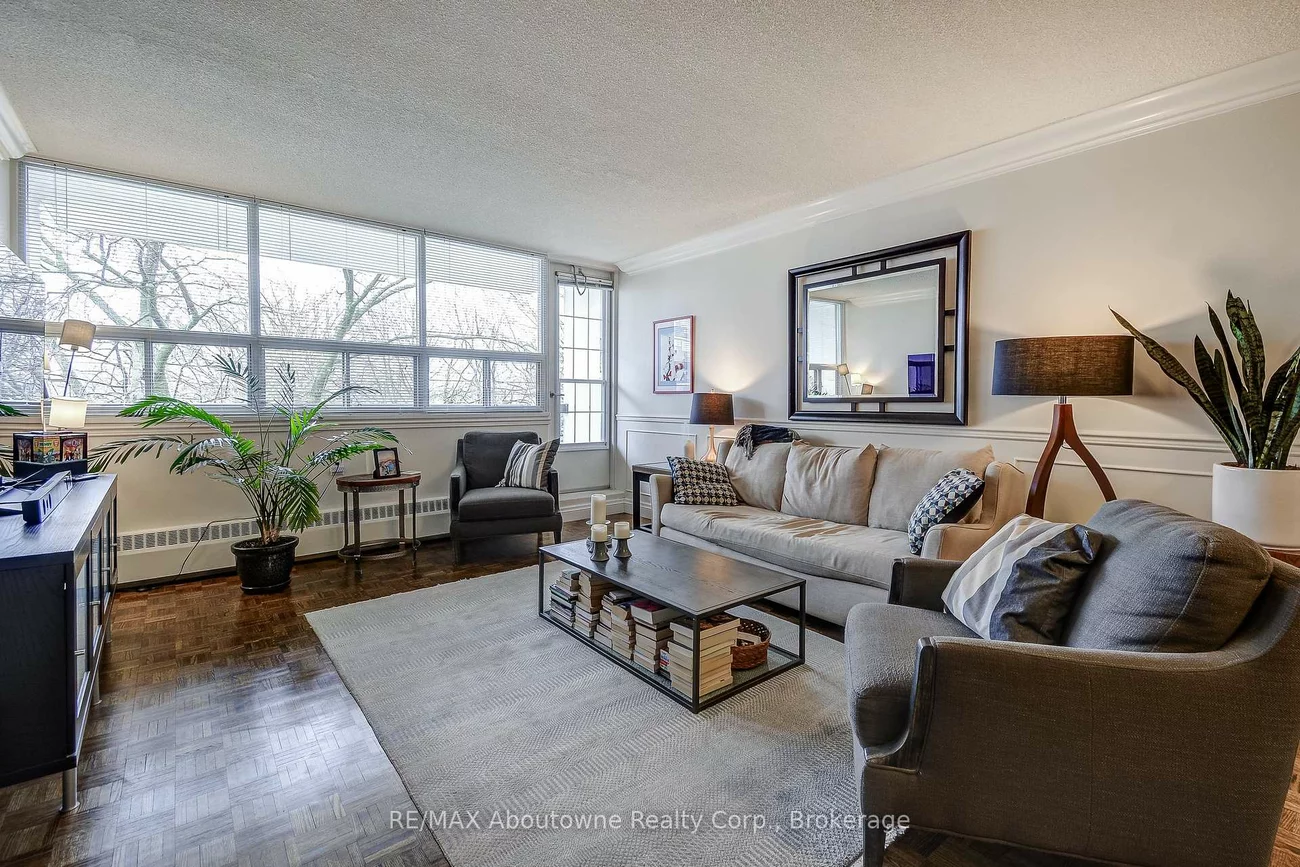 212, Kerr, 1002 - CO Central, Oakville