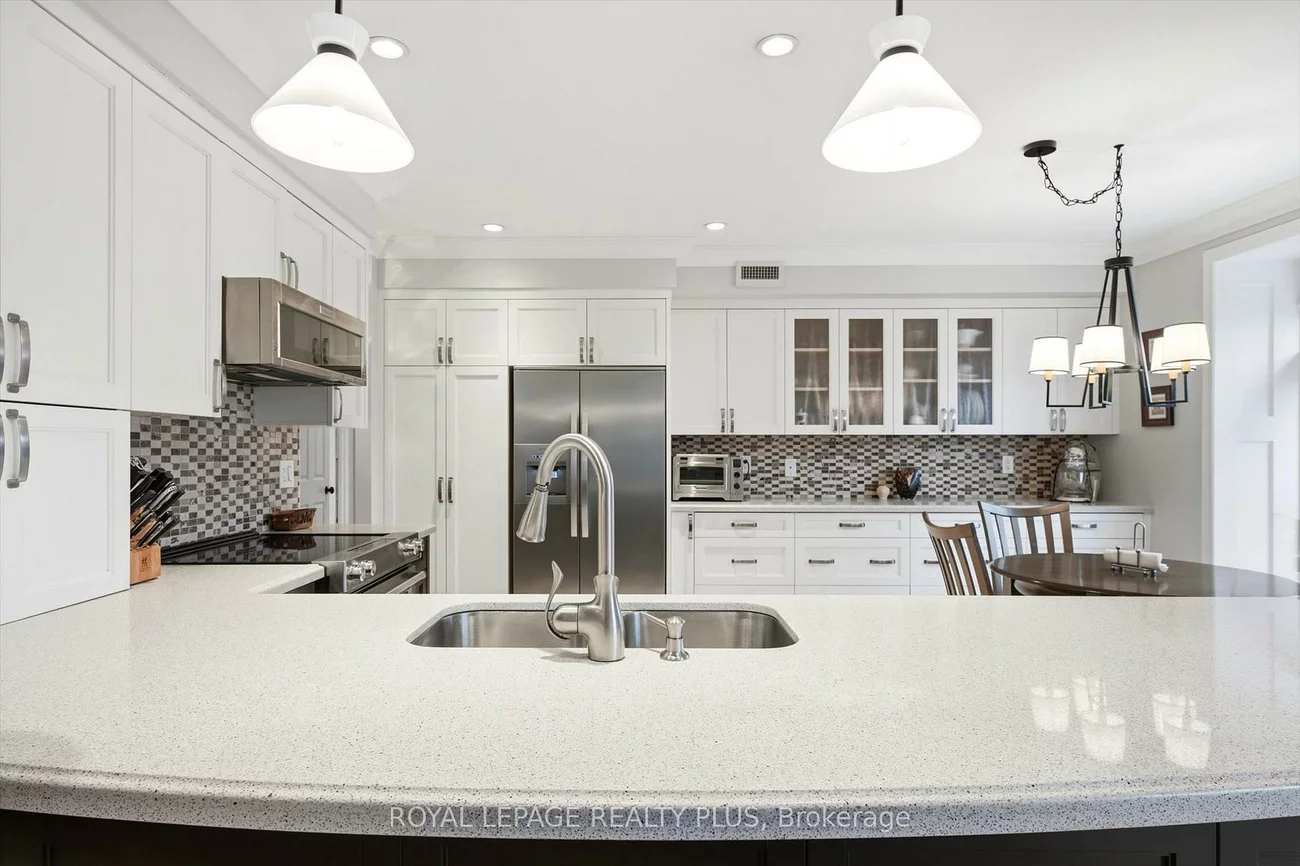 390, Upper Middle, 1005 - FA Falgarwood, Oakville