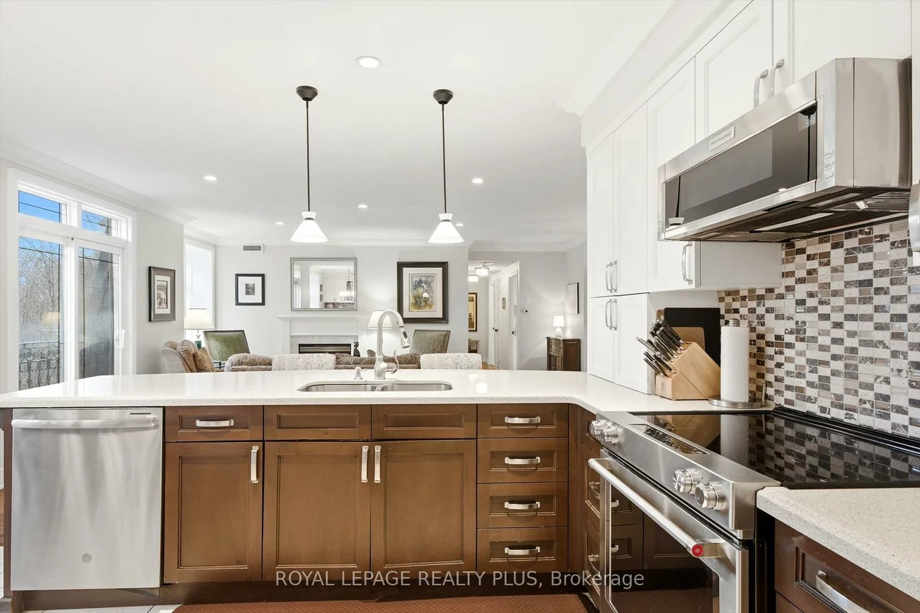 390, Upper Middle, 1005 - FA Falgarwood, Oakville