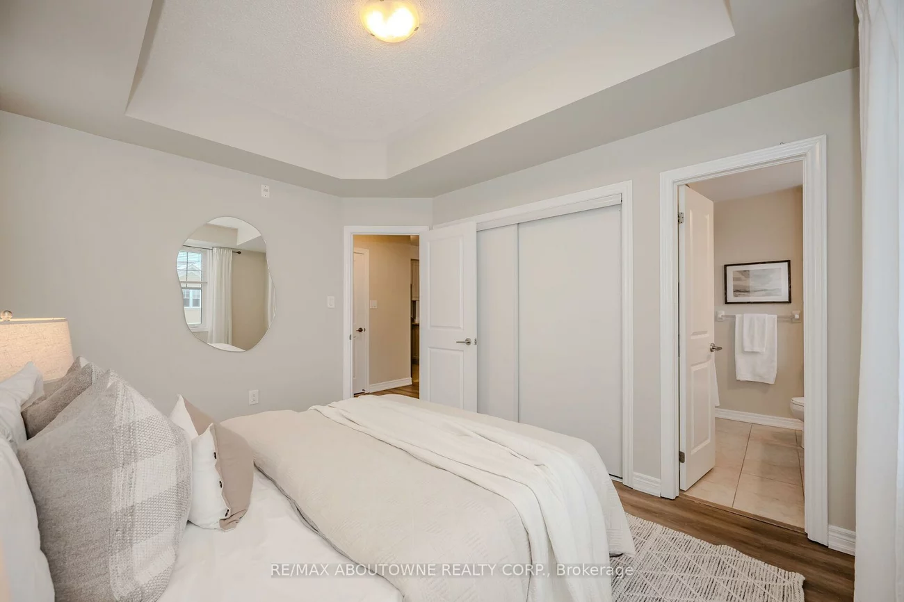 269, Georgian, 1015 - RO River Oaks, Oakville