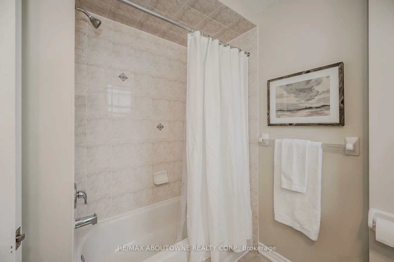 269, Georgian, 1015 - RO River Oaks, Oakville