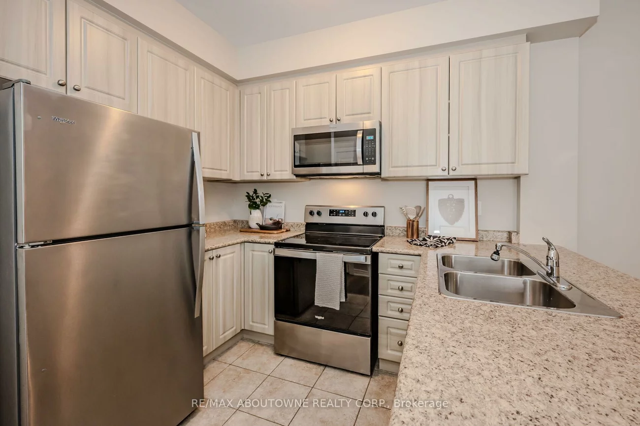 269, Georgian, 1015 - RO River Oaks, Oakville